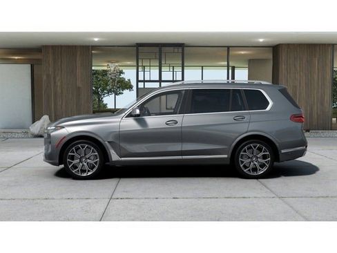Used 2026 BMW X7 xDrive40i w/ Executive Package image 4