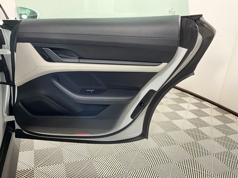 Used 2020 Porsche Taycan 4S image 24