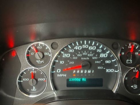 Used 2020 Chevrolet Express 3500 Extended w/ Driver Convenience Package RWD image 15