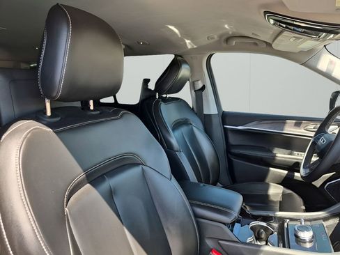 Used 2023 Jeep Grand Cherokee L Limited w/ Luxury Tech Group II image 15