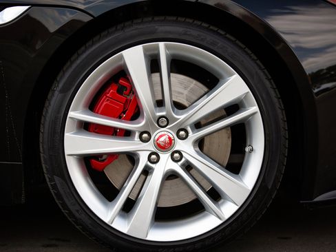 Used 2015 Jaguar F-TYPE S image 32