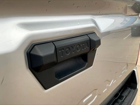 Used 2024 Toyota Tacoma TRD Off-Road image 29