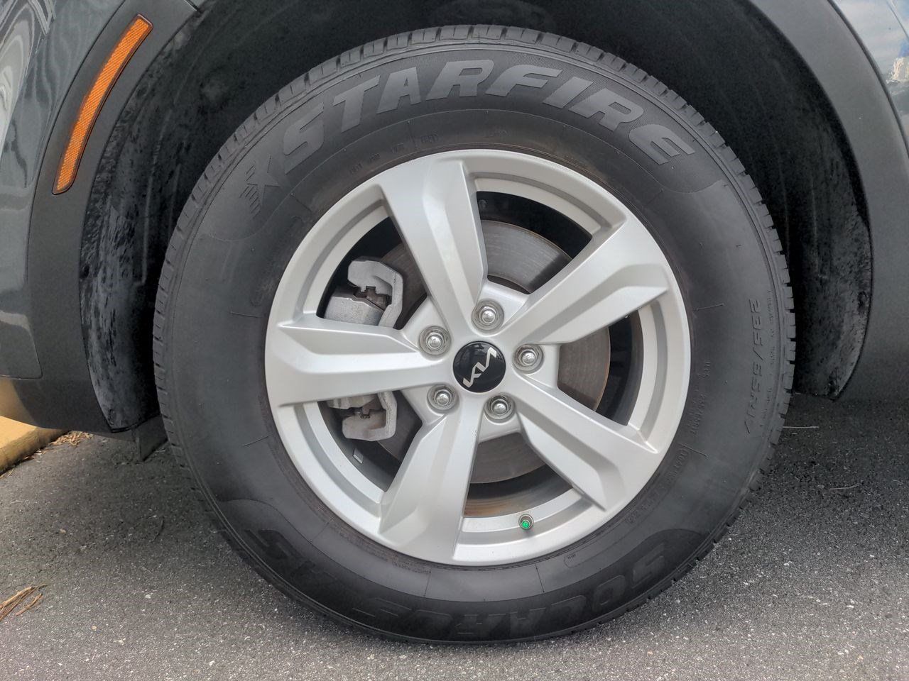 Used 2022 Kia Sorento LX AWD/4WD image 48