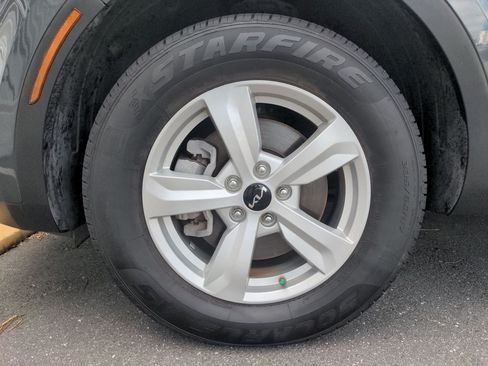 Used 2022 Kia Sorento LX AWD/4WD image 48