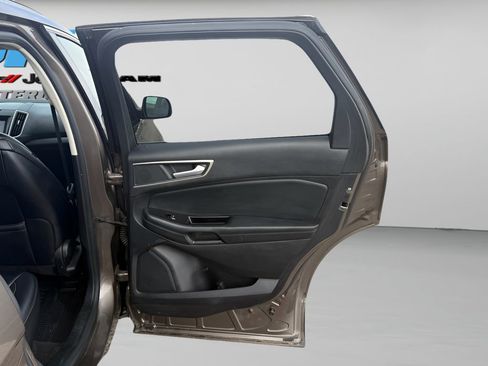 Used 2019 Ford Edge SEL w/ Equipment Group 201A image 11