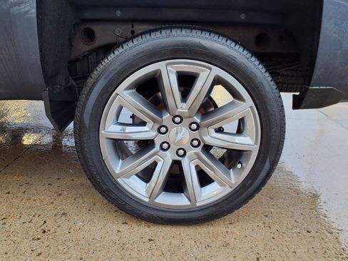 Used 2018 Chevrolet Silverado 1500 LTZ Z71 w/ Centennial Edition image 7