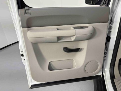 Used 2011 GMC Sierra 1500 SLE w/ Regional Value Package image 32