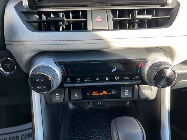 Used 2025 Toyota RAV4 XLE w/ Convenience Package AWD/4WD image 17