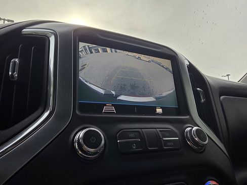 Used 2022 GMC Sierra 1500 Elevation image 17