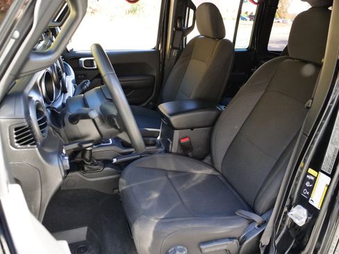 Used 2022 Jeep Wrangler Unlimited Sport image 3