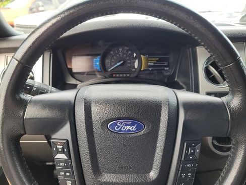 Used 2017 Ford Expedition XLT w/ Equipment Group 202A RWD image 31