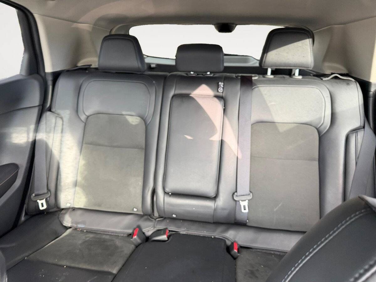 Used 2024 Nissan Ariya AWD image 13