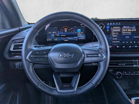 Used 2024 Chevrolet Traverse Z71 AWD/4WD image 14