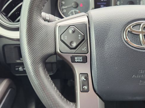 Used 2018 Toyota Tacoma SR5 image 32