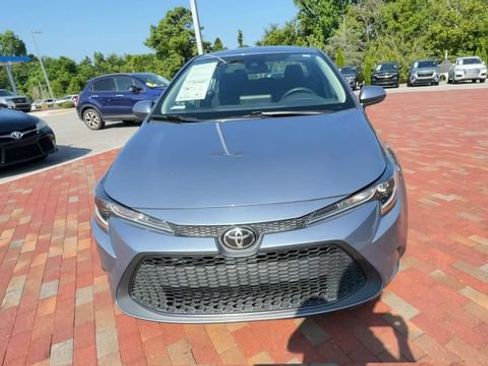 Used 2022 Toyota Corolla LE FWD image 4