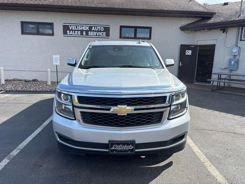 Used 2019 Chevrolet Suburban LT AWD/4WD image 8