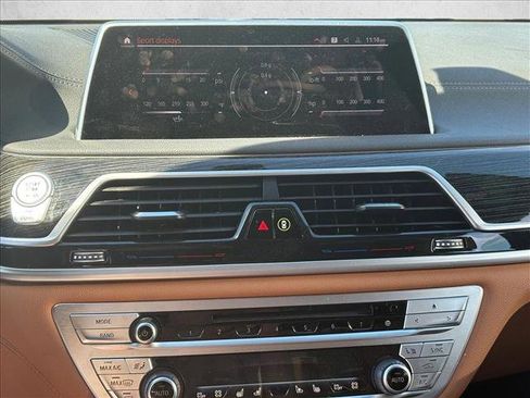 Used 2020 BMW 740i w/ M Sport Package image 12