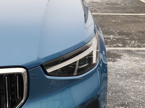 Used 2025 Volvo XC40 B5 Ultra w/ Protection Package Premier image 9