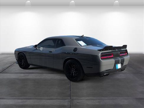 Used 2017 Dodge Challenger SRT Hellcat image 3