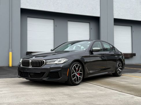 Used 2021 BMW M550i xDrive image 7