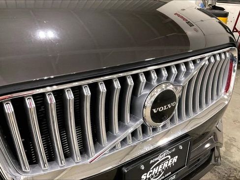 Certified 2023 Volvo XC90 B6 Ultimate w/ Lounge Package image 30