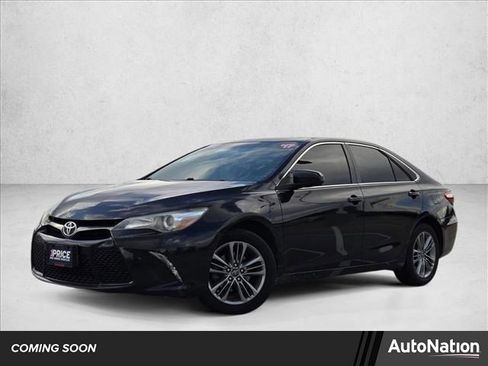 Used 2017 Toyota Camry SE image 1