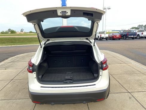 Used 2020 Nissan Rogue Sport SV image 26