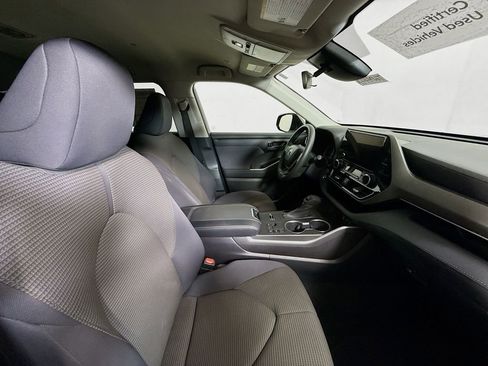Certified 2023 Toyota Highlander FWD image 28
