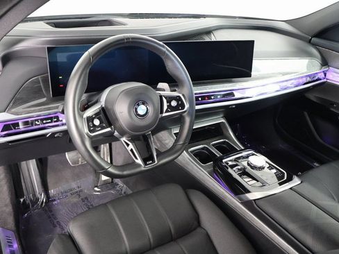 Used 2025 BMW 740i RWD image 7