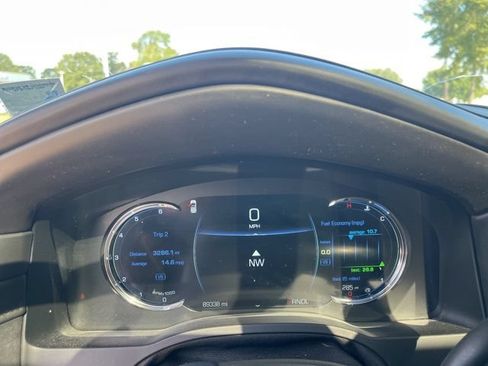 Used 2020 Cadillac Escalade Platinum AWD/4WD image 20