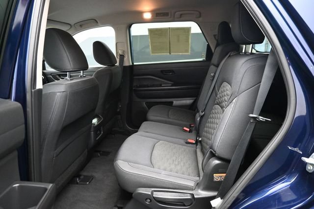 Used 2024 Nissan Pathfinder SV FWD image 11