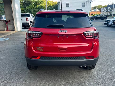 Used 2021 Jeep Compass Latitude image 6