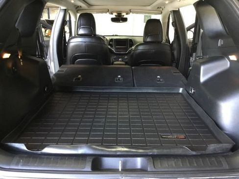 Used 2019 Jeep Cherokee Latitude Plus AWD/4WD image 40