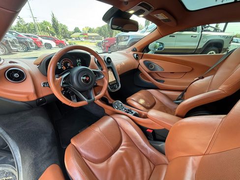 Used 2017 McLaren 570S RWD image 23