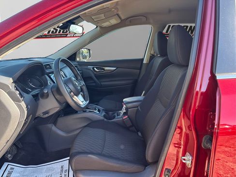 Used 2019 Nissan Rogue SV image 9