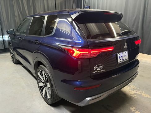 Used 2025 Mitsubishi Outlander SE FWD image 7