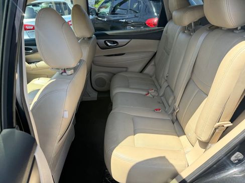 Used 2016 Nissan Rogue SV FWD image 9