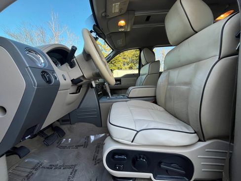 Used 2006 Lincoln Mark LT 4x4 image 18