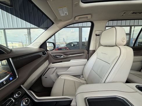 Used 2024 GMC Yukon XL Denali image 29