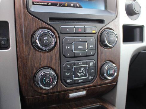 Used 2014 Ford F150 Lariat w/ Equipment Group 502A Luxury AWD/4WD image 31