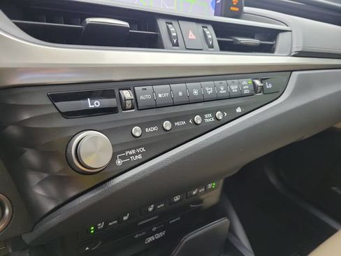 Used 2021 Lexus ES 350 Ultra Luxury w/ Accessory Package 2 FWD image 28