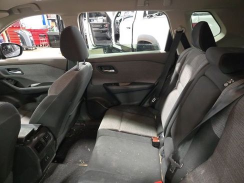 Used 2023 Nissan Rogue SV FWD image 12