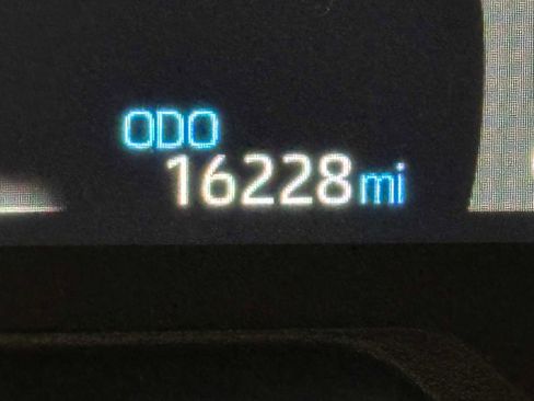 Used 2025 Toyota RAV4 XLE w/ Convenience Package image 26