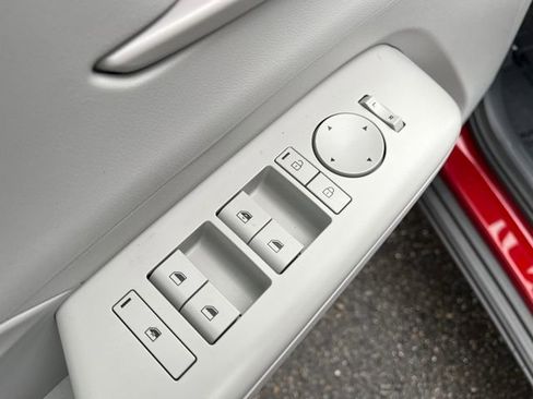 New 2026 Hyundai Kona SE image 11