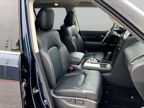 Used 2023 INFINITI QX80 Luxe w/ All-Season Package AWD/4WD image 9