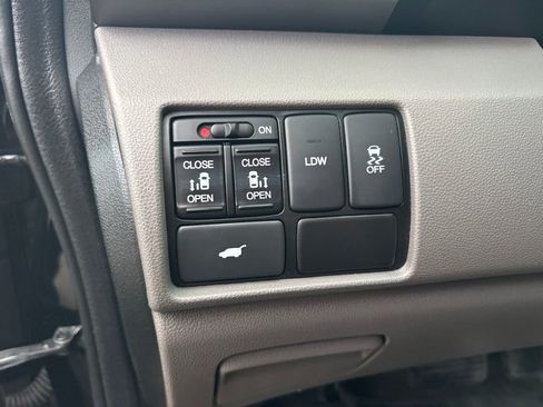 Used 2016 Honda Odyssey EX-L image 17