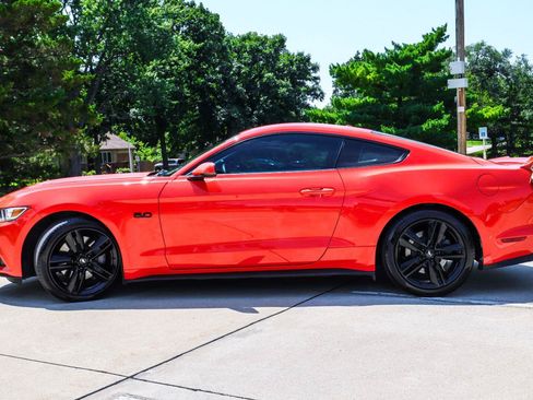 Used 2015 Ford Mustang GT Premium RWD image 6