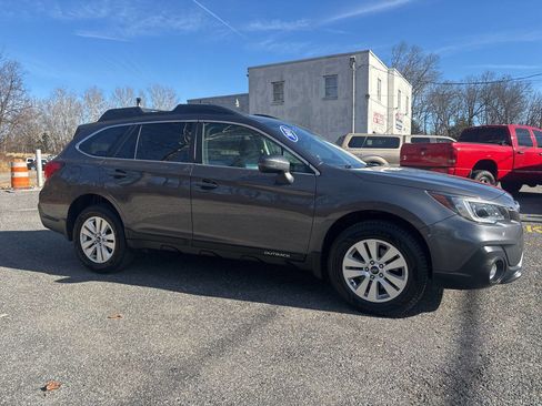 Used 2018 Subaru Outback 2.5i Premium image 9