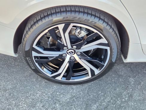 Used 2023 Volvo S60 B5 Plus w/ Climate Package FWD image 10