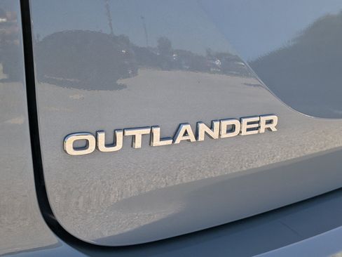 Used 2025 Mitsubishi Outlander SEL FWD image 38